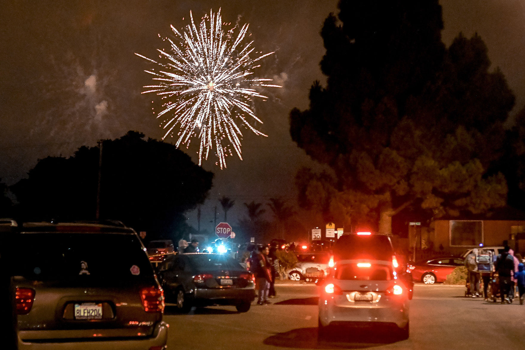 070421 Lompoc fireworks 07.JPG